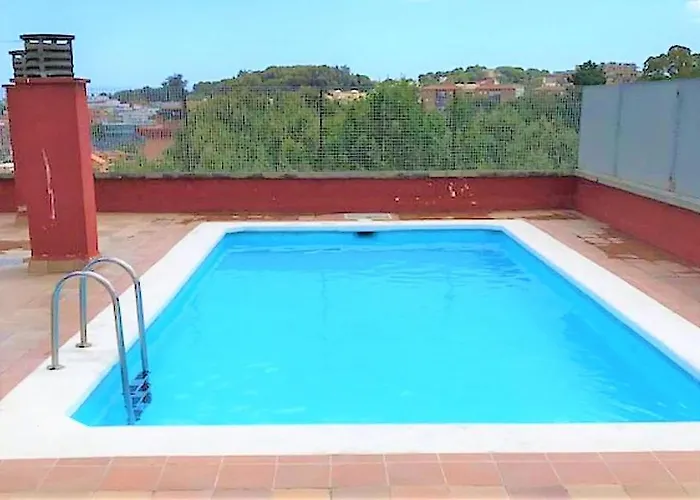 V&v Lloret- Blanc يوريت دي مار