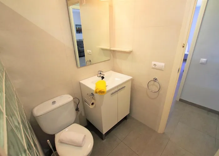 V&v Lloret- Blanc شقة